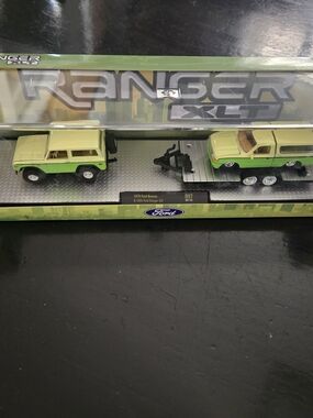 M2 Machines Ford Green and Ranger XLT Truck and Trailer Set